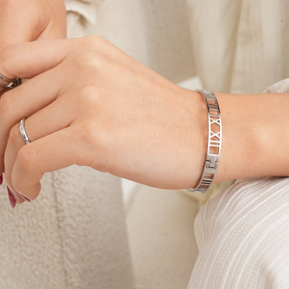 Hollow Numerals Bracelet - Silver